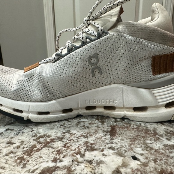 ON Running Cloudnova Women Shoes Size 6 White Pearl - Picture 9 of 12